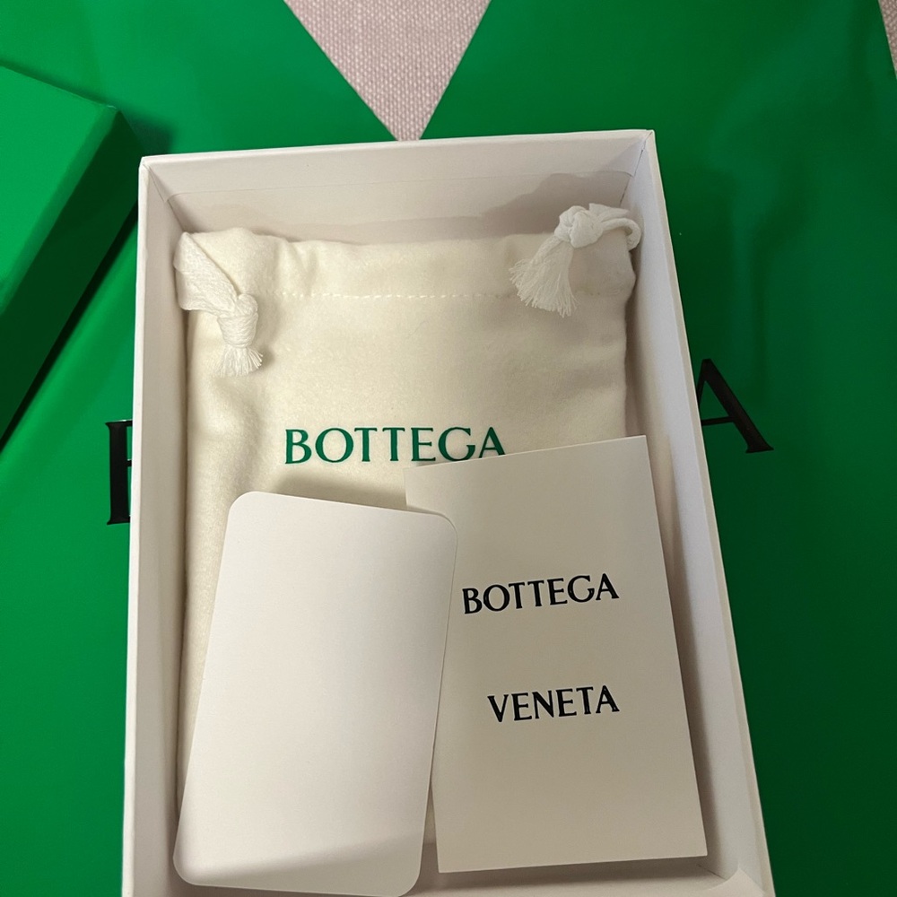 Empty bag and box Bottega Veneta green